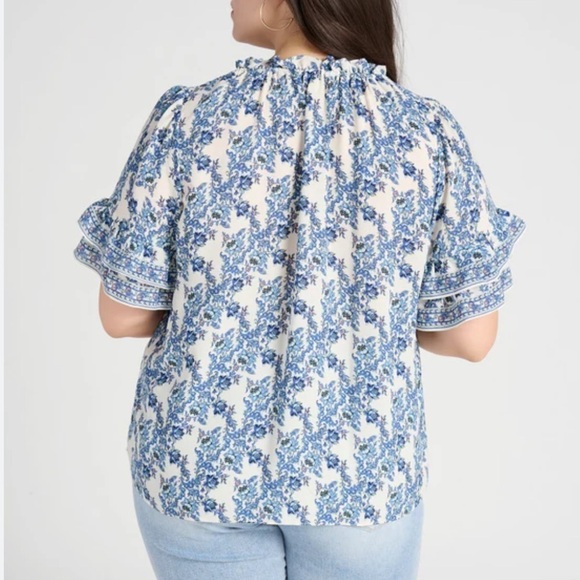 Max Studio NWT Floral White Blue  Butterfly Ruffle Short Sleeve Tie Neck Top 2X - Picture 2 of 2
